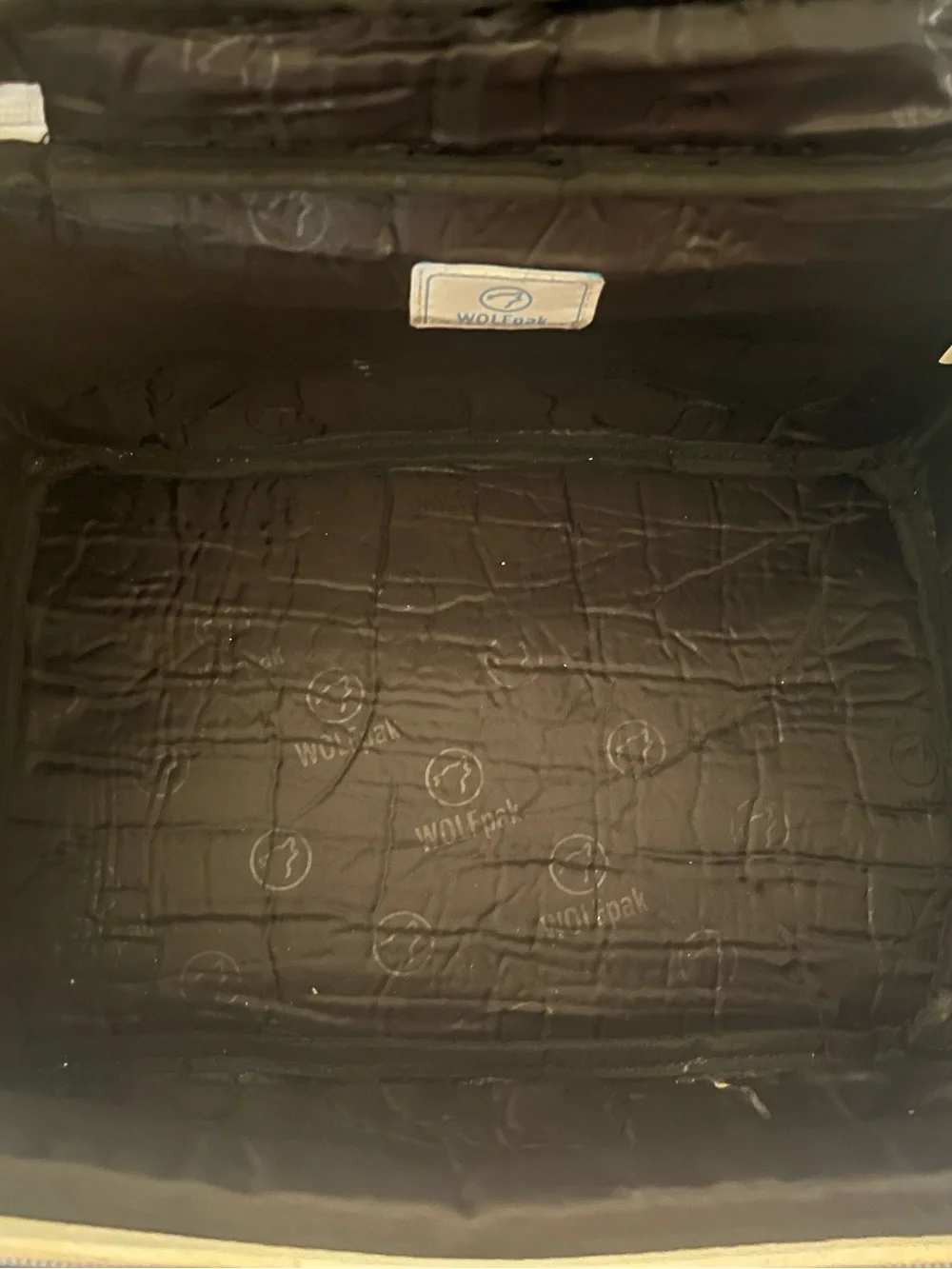 WOLF Black Quilted Lined Cooler Bag Interior - Picture 3 of 4
